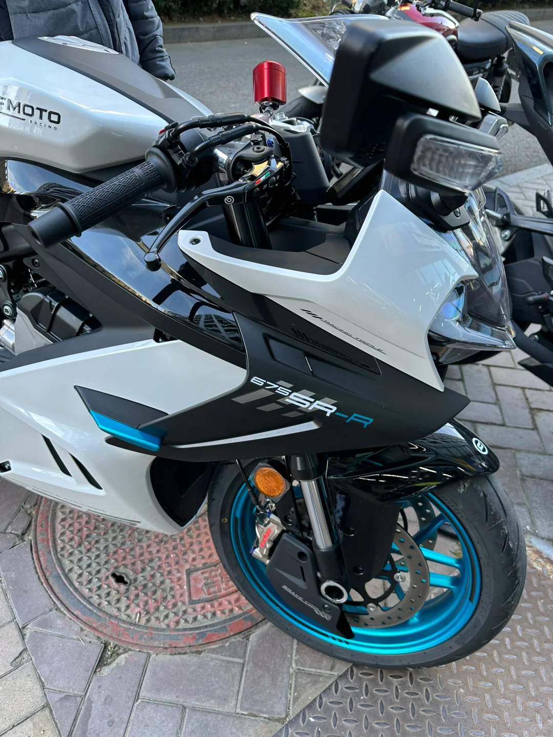 别偷我卡钳啊 春风675SR