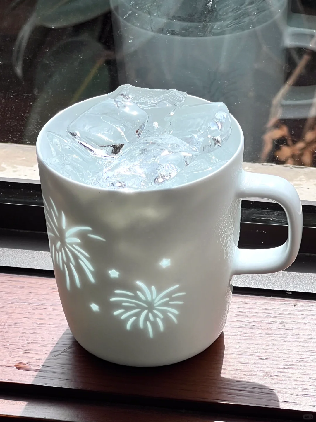 快看！！！我的杯子会发光！！！