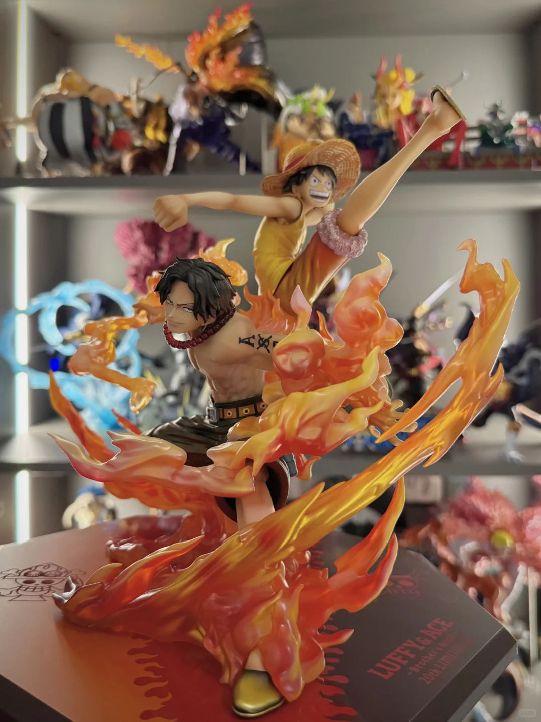 我的海贼王手办收藏（客厅柜）持续更新中……