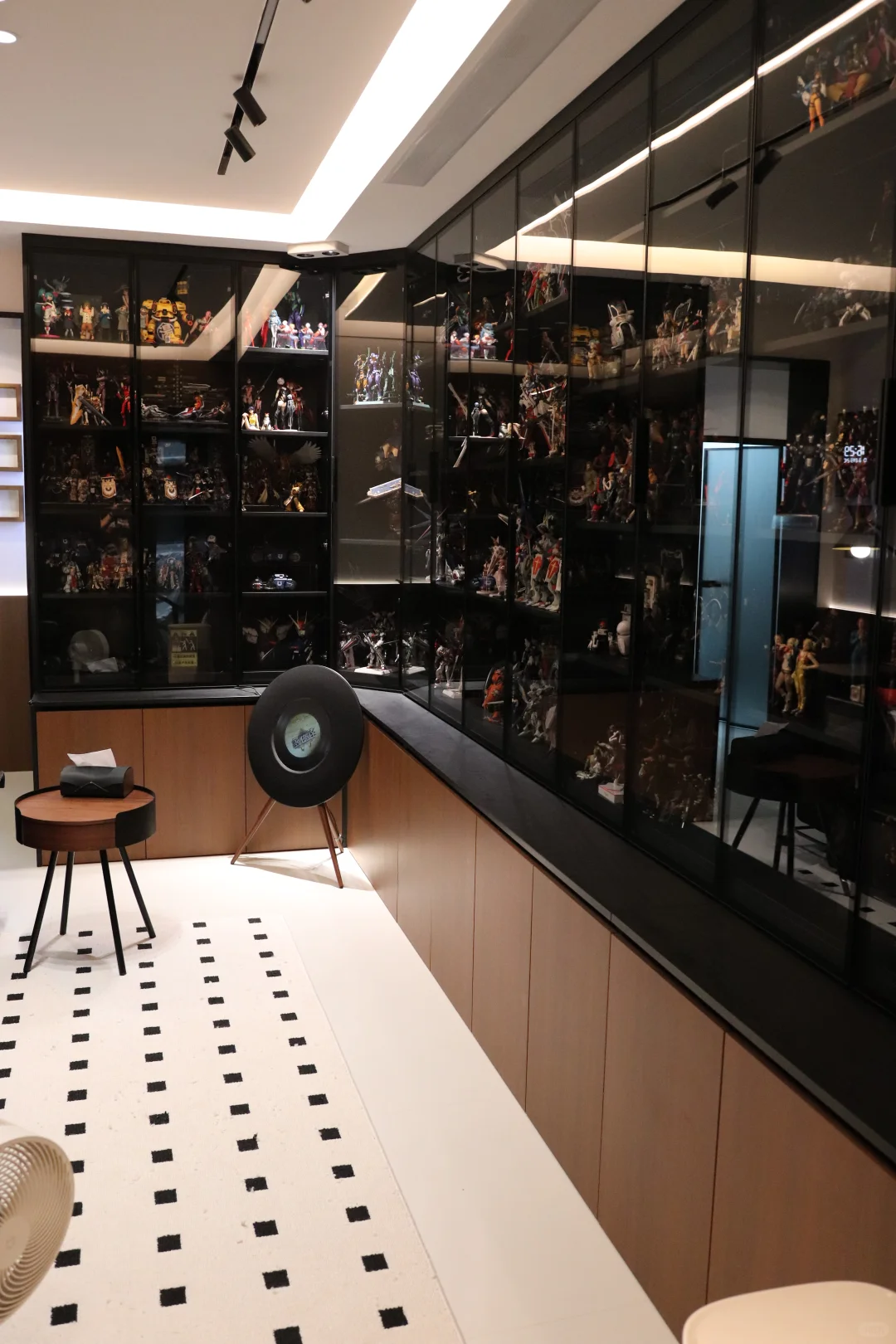 入坑14年价值25w的模型展示柜