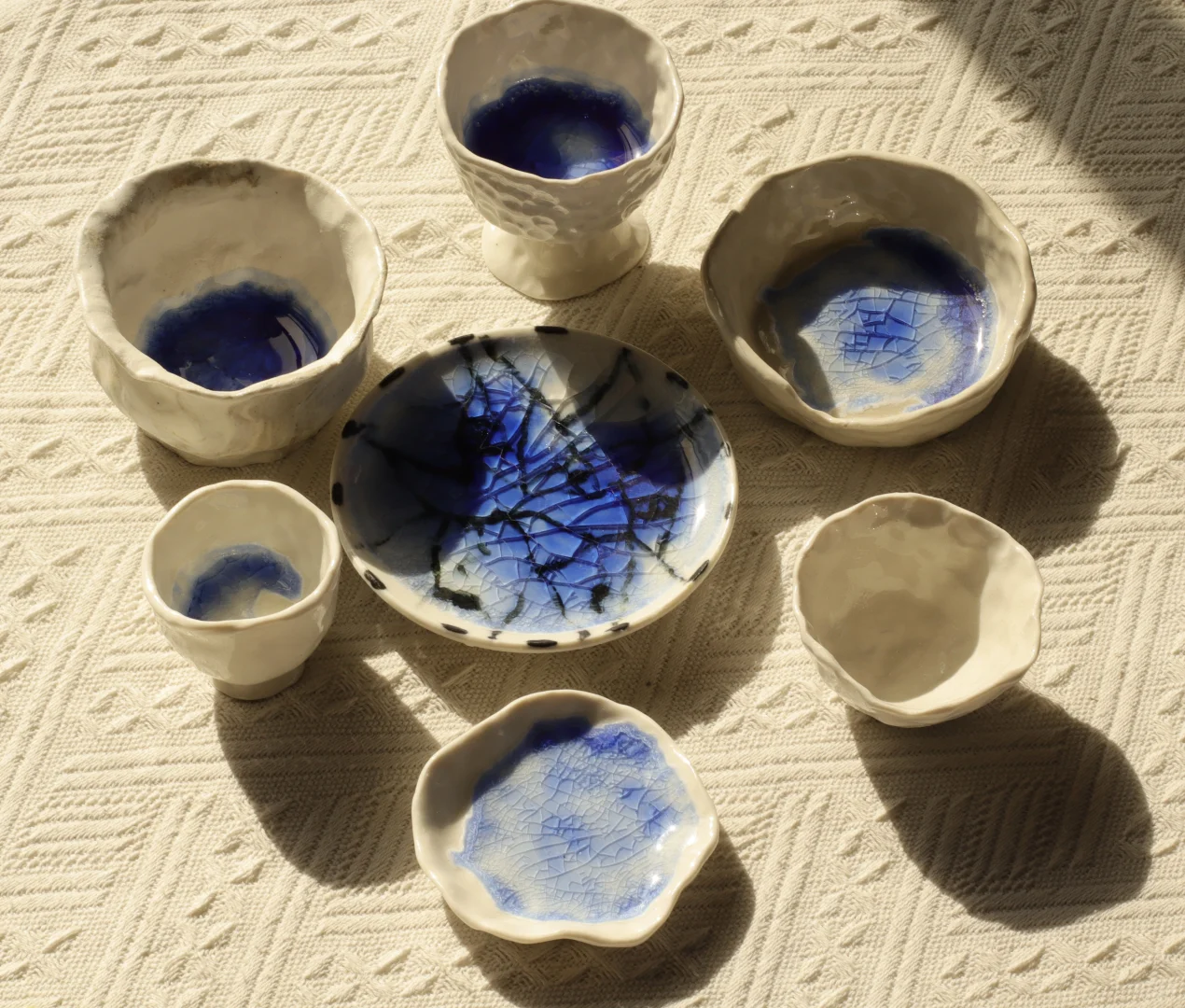 废弃玻璃瓶渣和陶瓷产生的化学反应