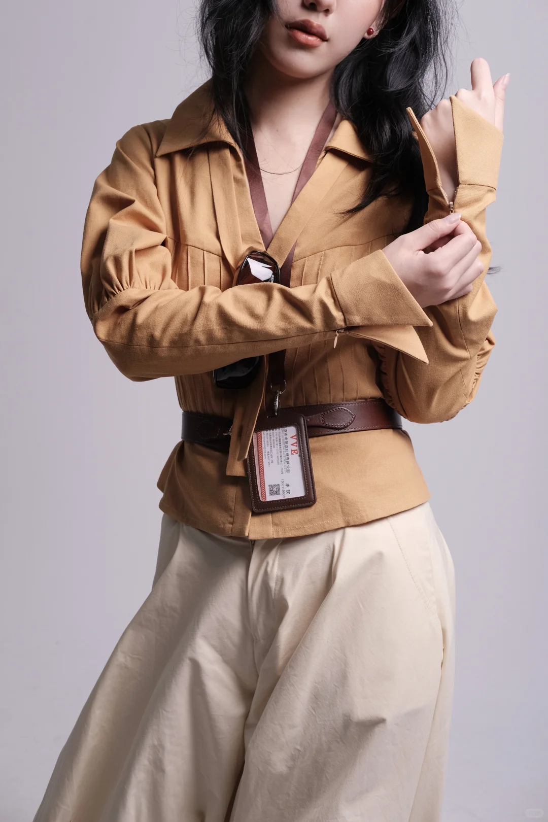 松弛精致并存的衬衫设计 实用美学 风琴褶