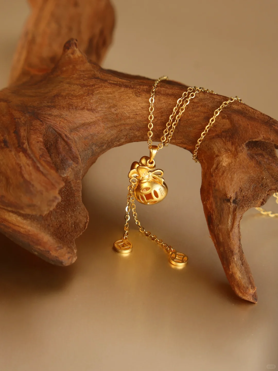 用简单小道具也能拍出好看的项链