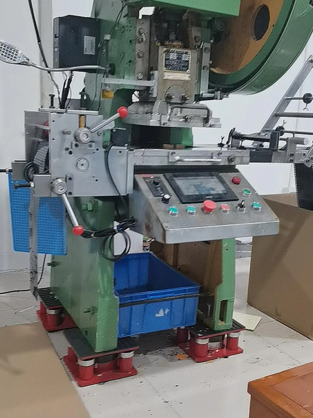 冲床减振方案 | 冲床安装空气减振器！