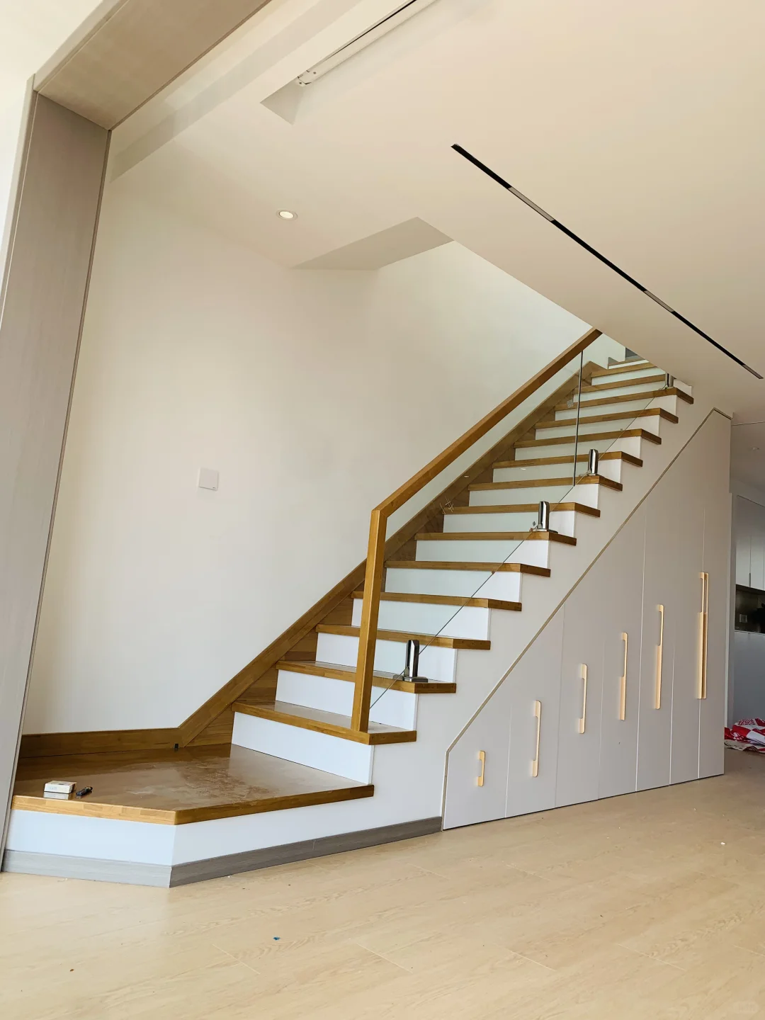 楼梯玻璃扶手订做