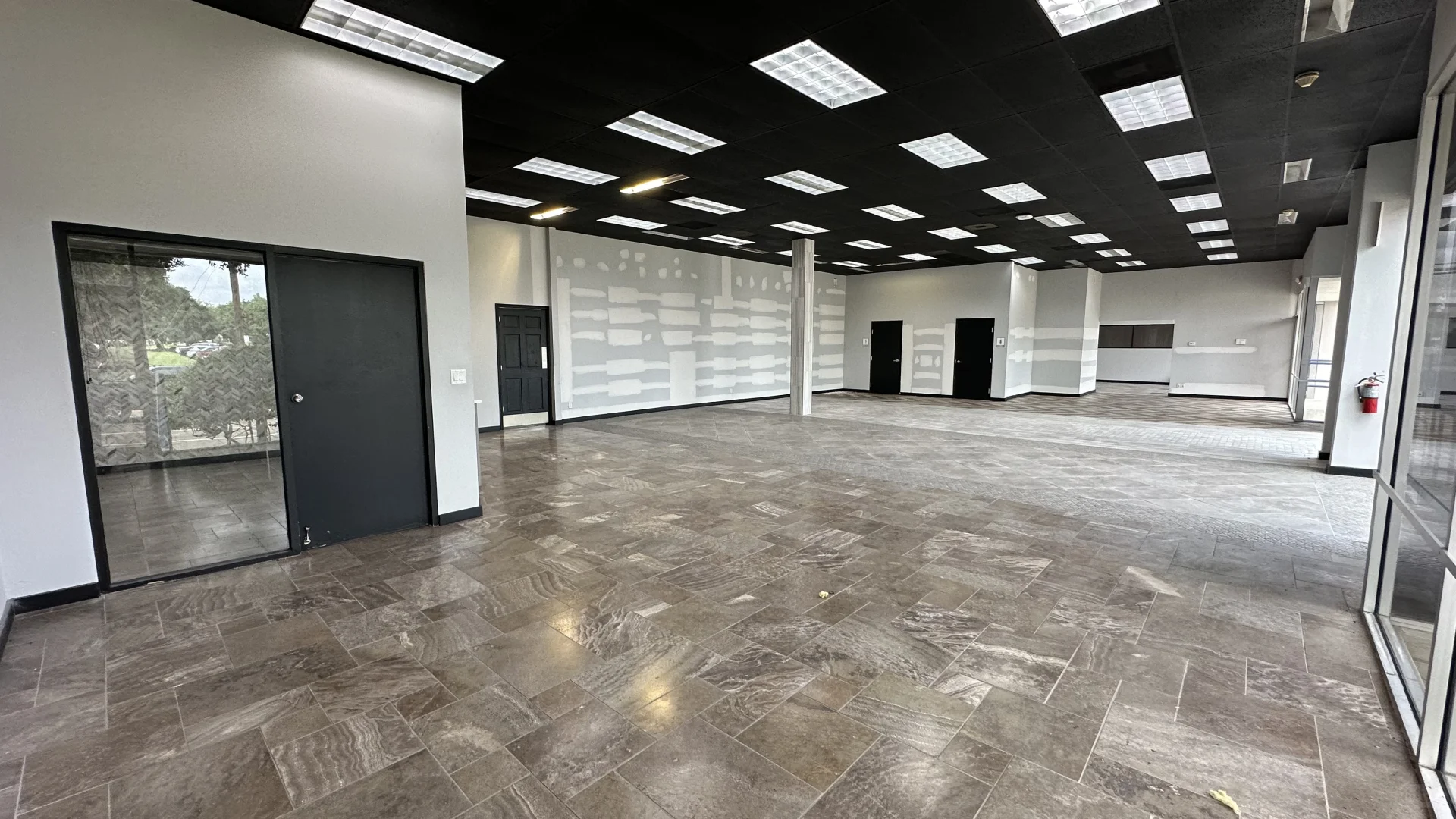 合作:美国达拉斯建材卫浴展厅组合营销