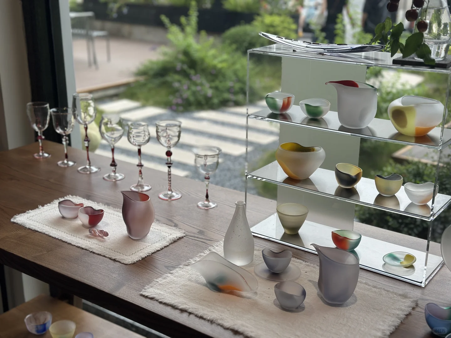 三宝村 Something glasses