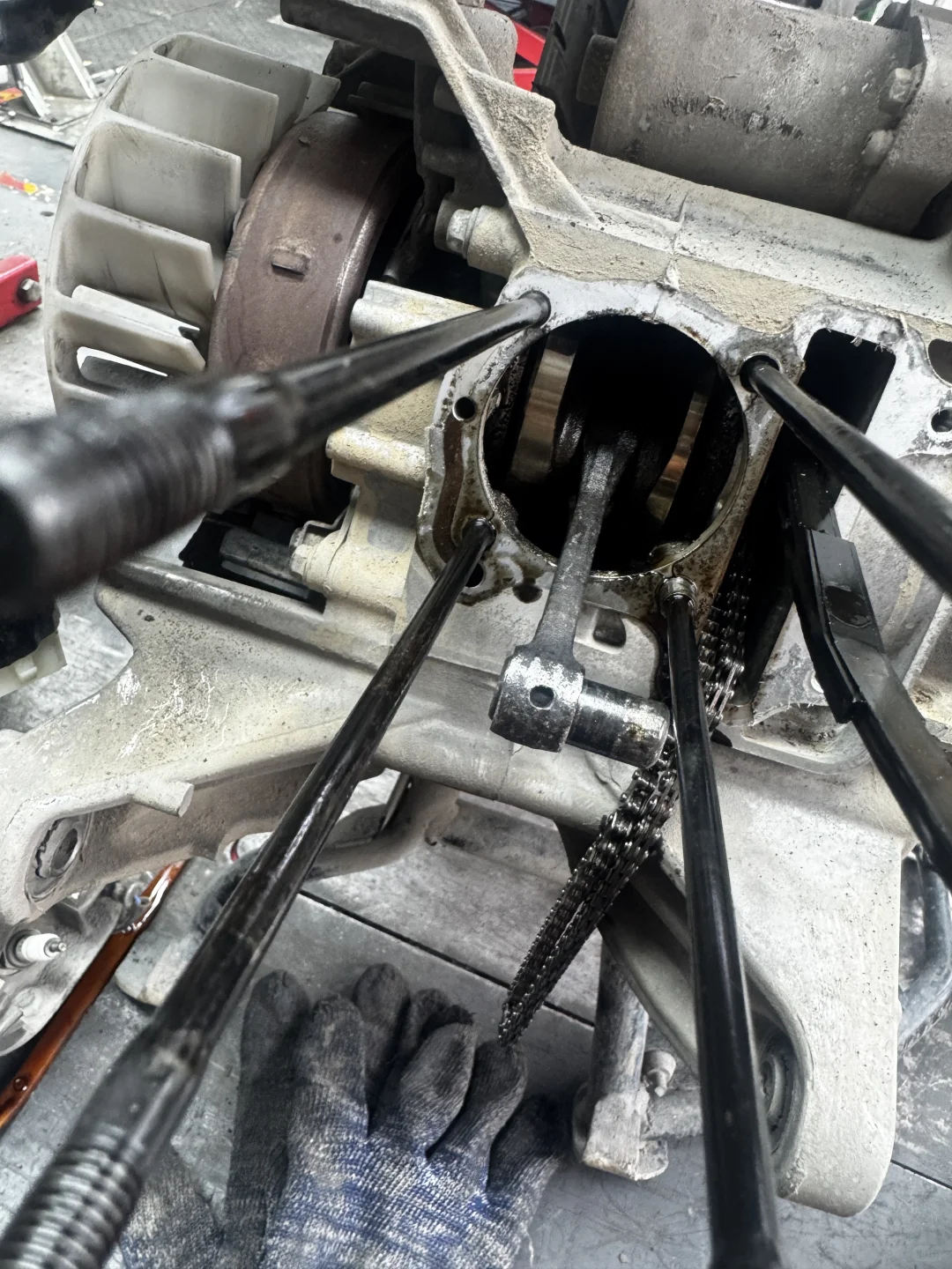 头一次见，发动机这样？！