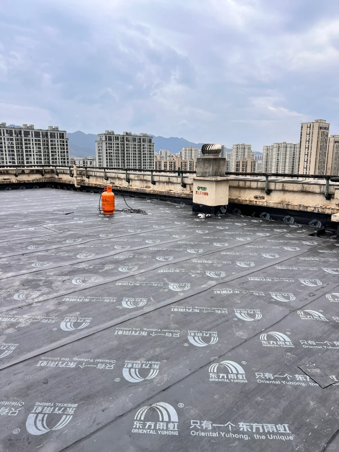 屋顶防水严谨老爹来了之后让我多花了 2w ?