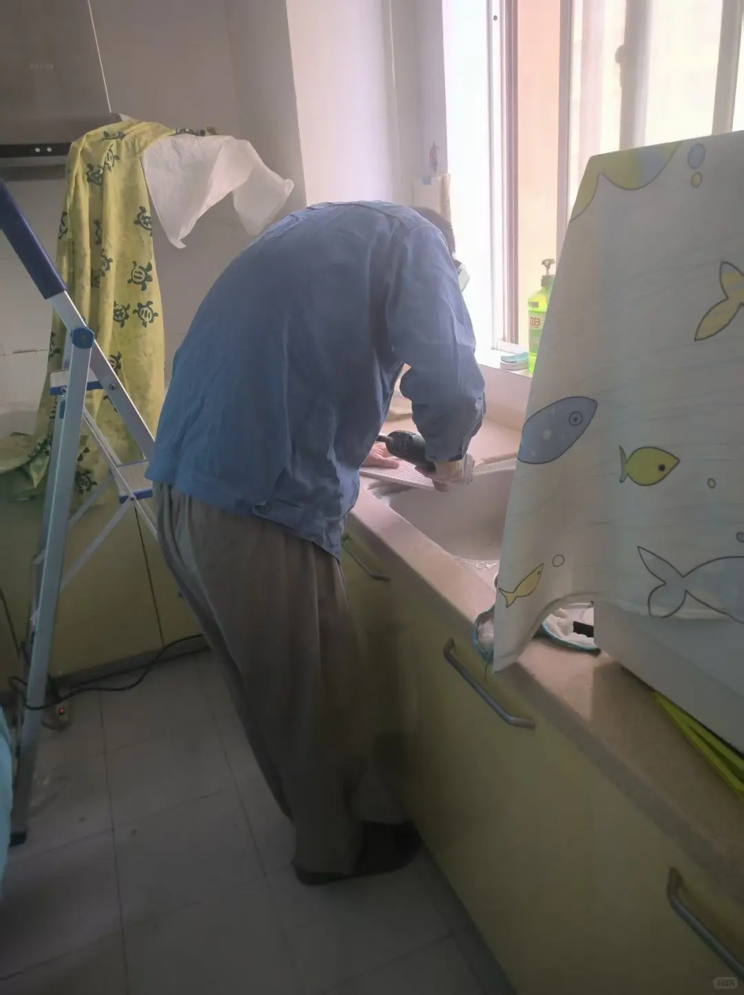 自己更换厨房止逆阀