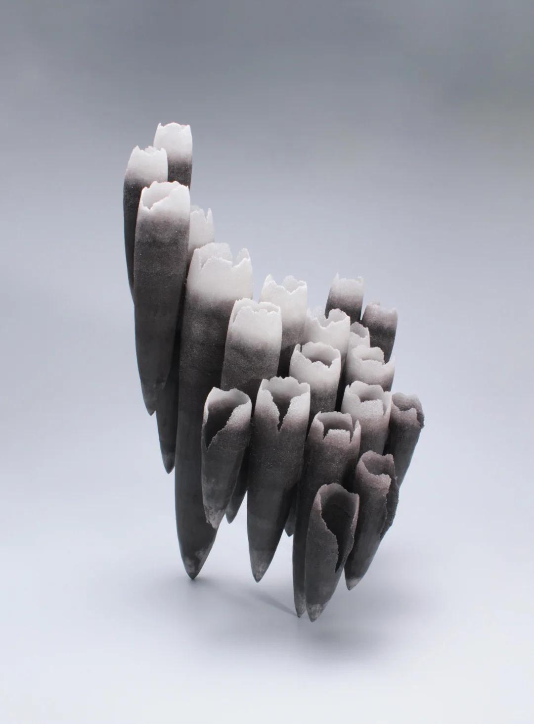 雕塑艺术家|玻璃与陶的生命叙事