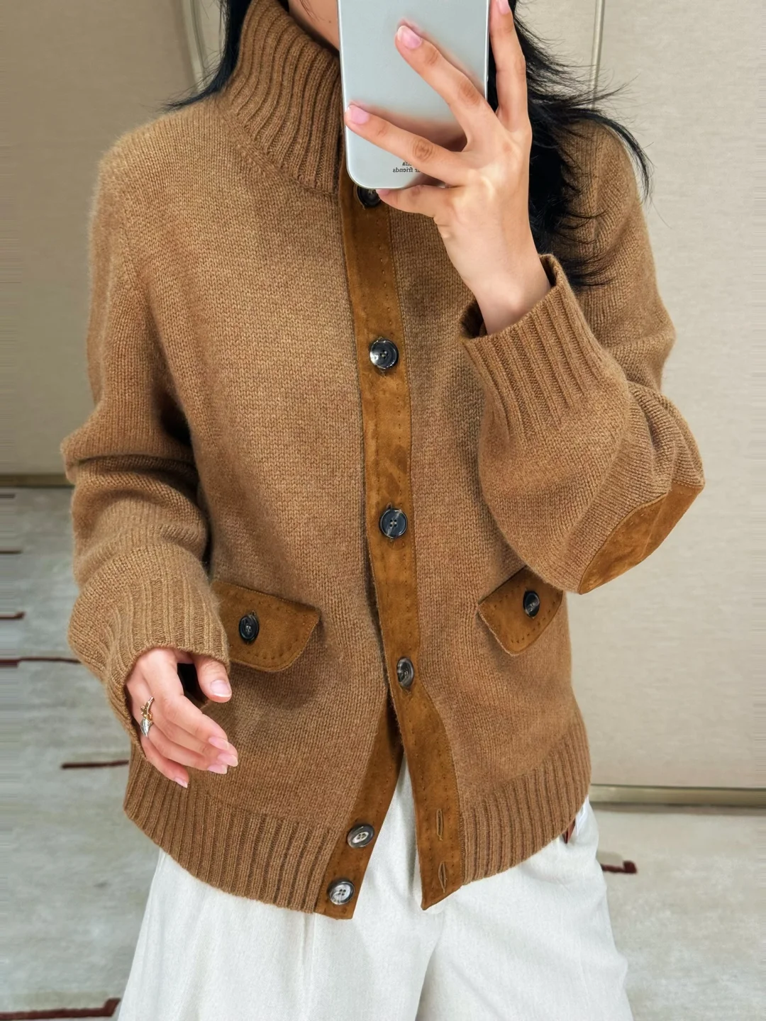 麂皮肘部羊绒外套,出货