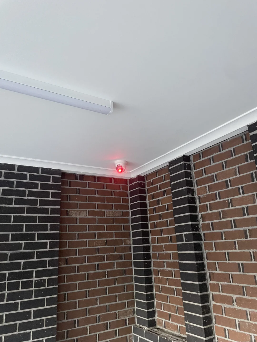 家庭防盗声光报警系统，可以看家的摄像头