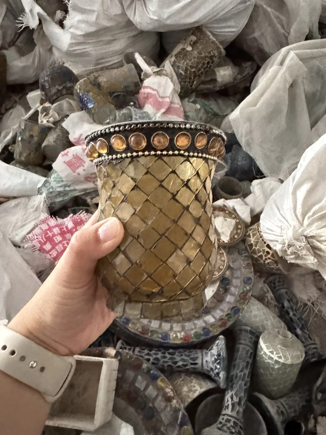 关于我花一元在淄博捡玻璃这件事