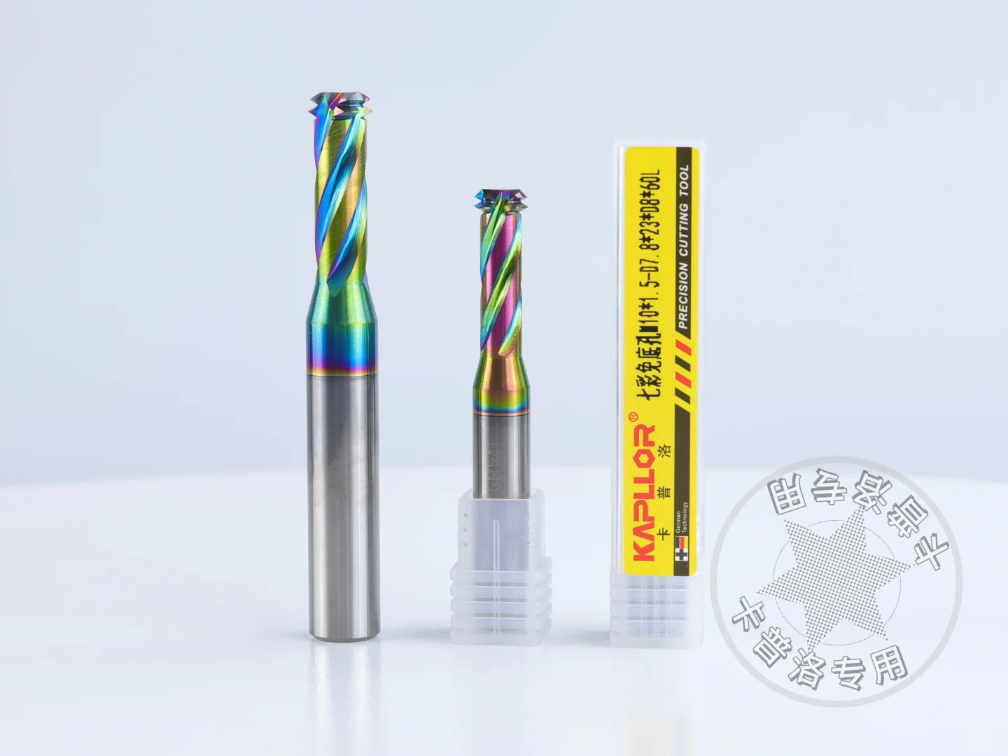 钻铣倒角全能的免打底孔螺纹铣刀