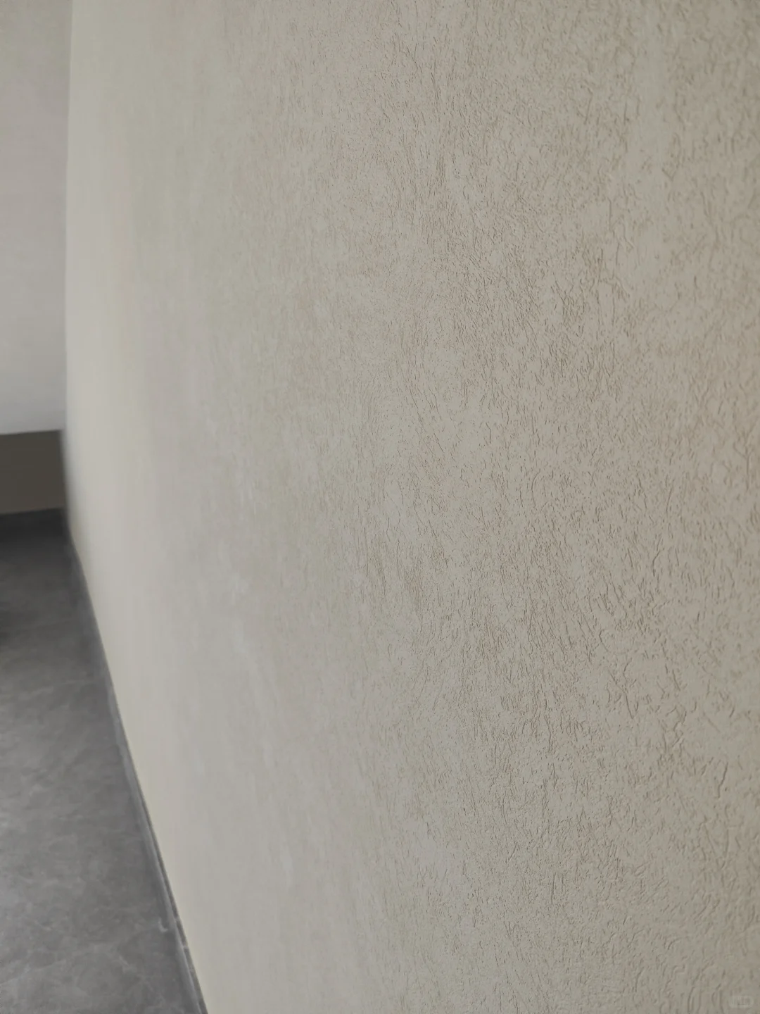 实惠型无机砂料防潮防霉，免刮腻子强度高。