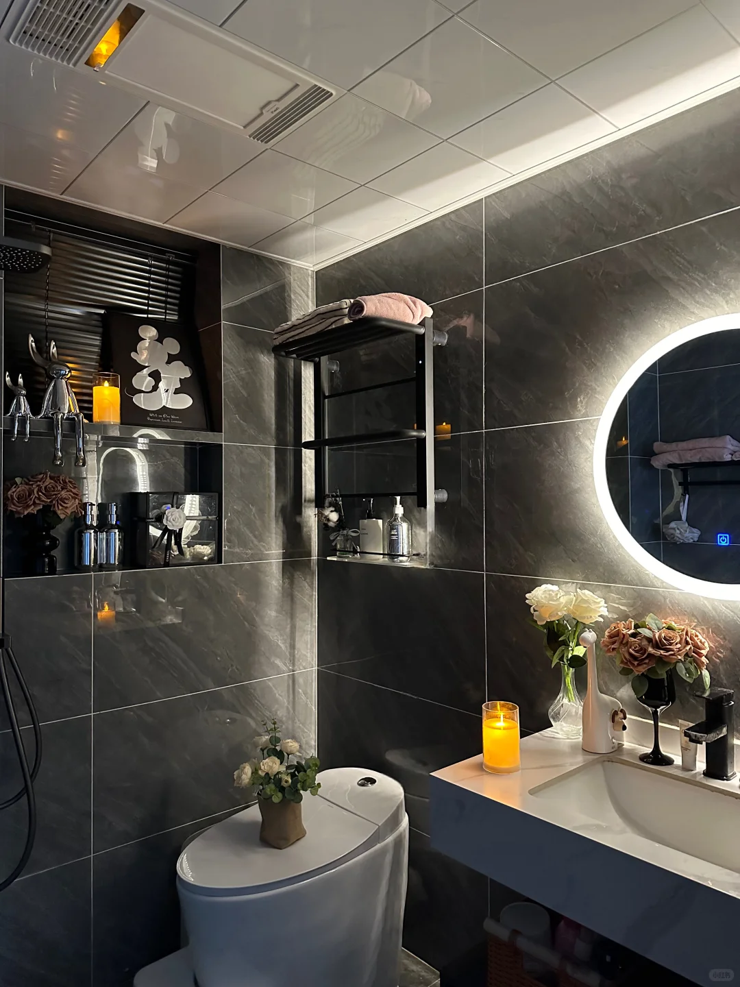 一整个惊艳住了，简约时尚卫生间好高级❤️