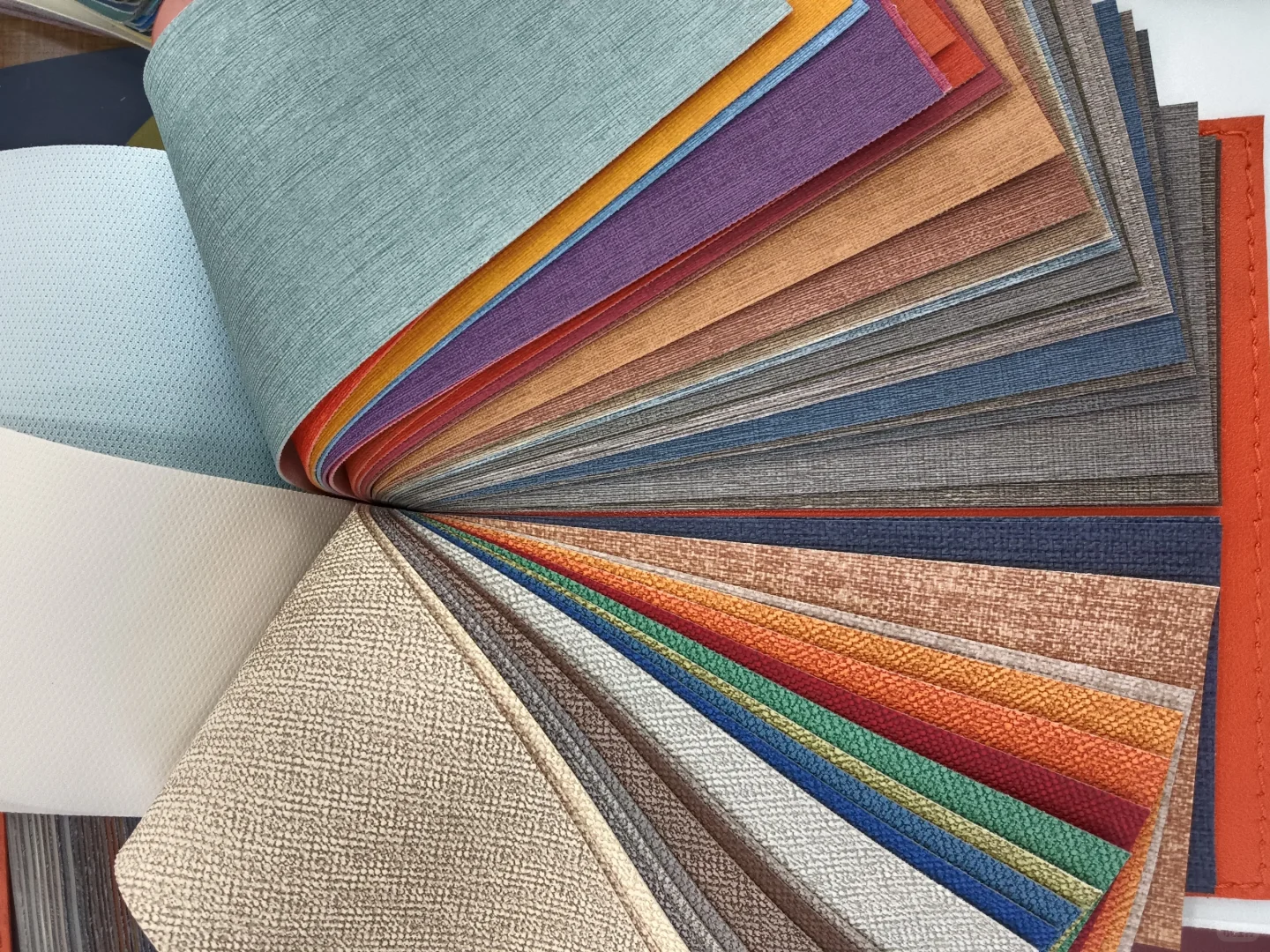 布纹皮革，两百个色任你选择?