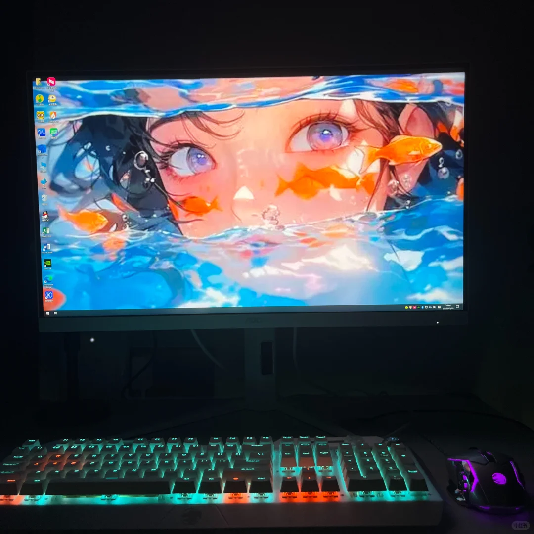 女生个人闲置台式电脑出售！