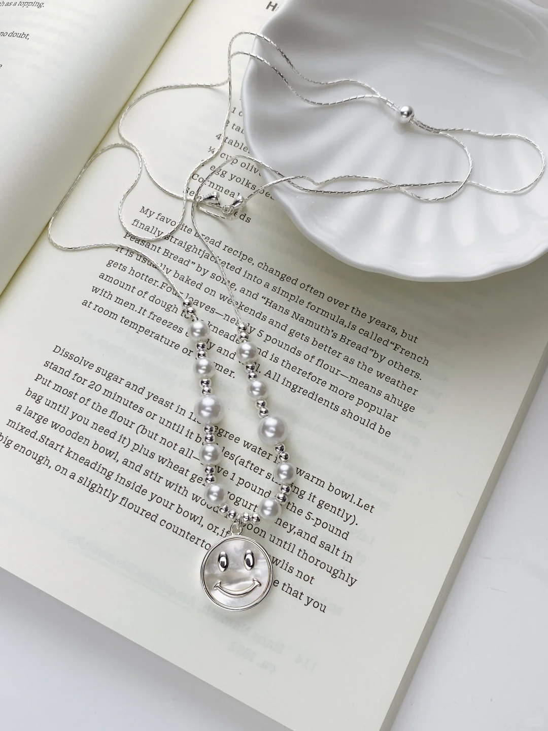 银饰平铺ins氛围感拍摄?