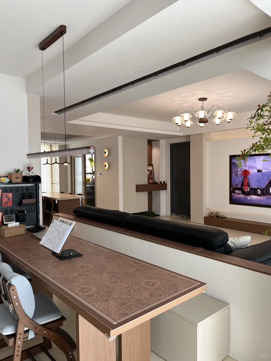 空间放大术,一半客厅一半书房