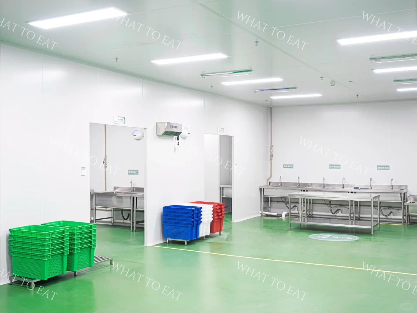 2000㎡中央厨房长这样！太干净了不像做饭的！