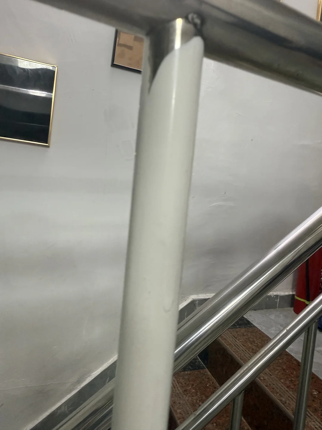 门窗地脚线不锈钢铁木改色漆多乐士环保涂料