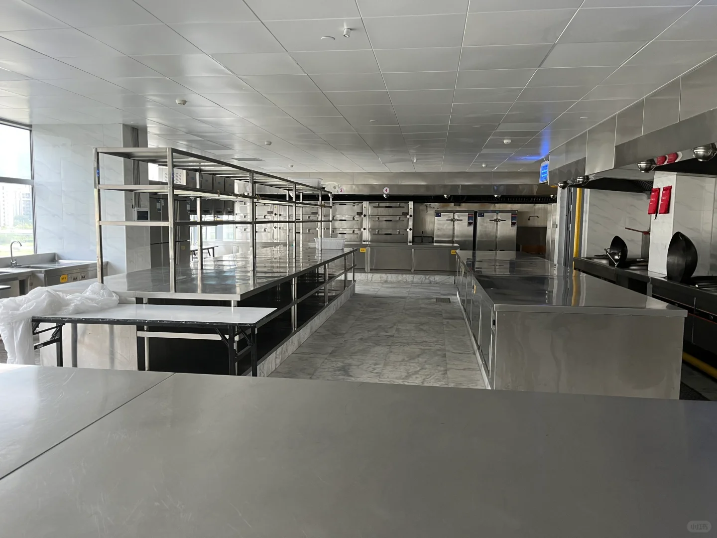 营业两年了的宴会厨房还是这么的干净整洁