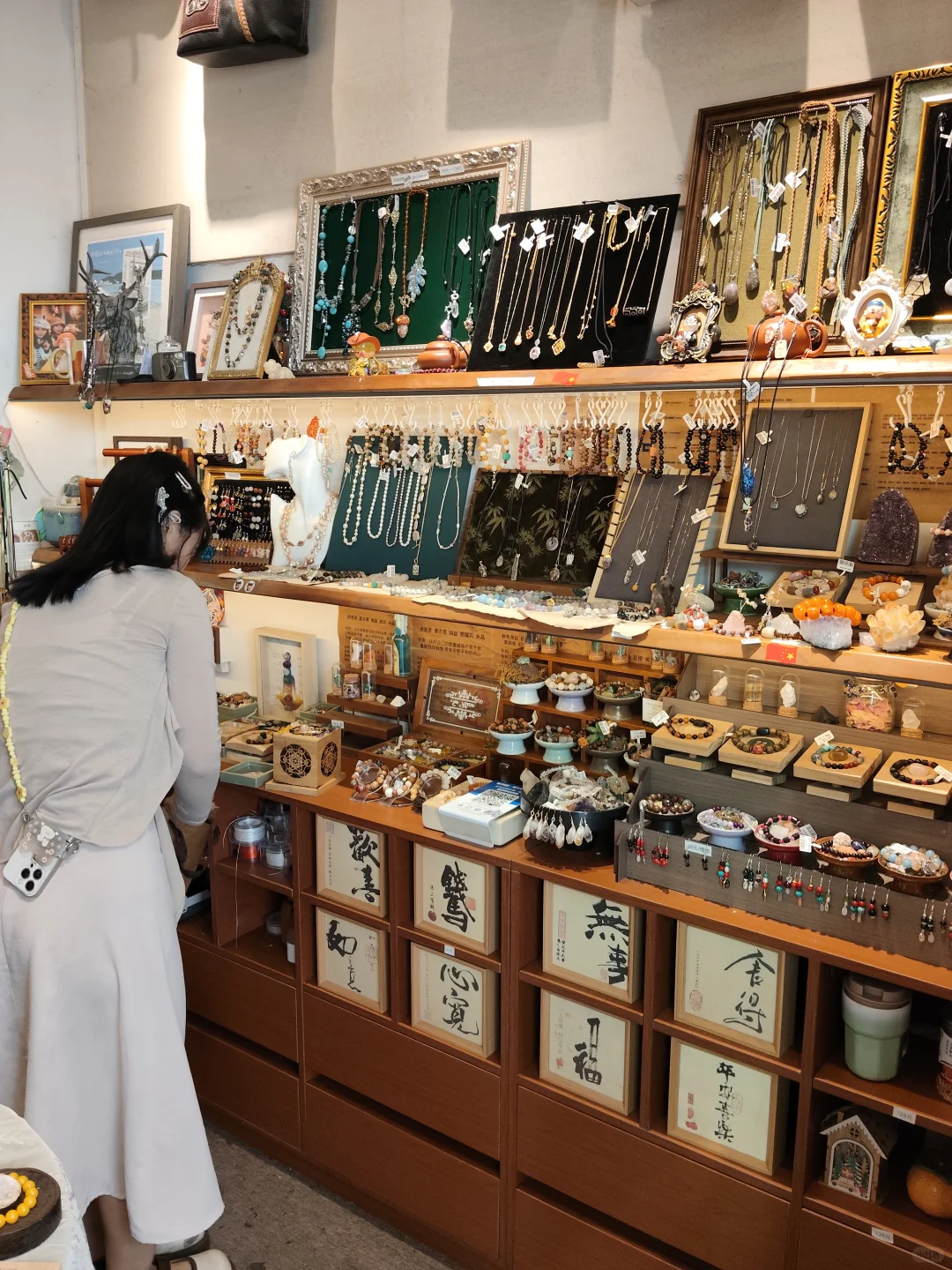 现在饰品店也这么卷吗？像闯入了童话世界