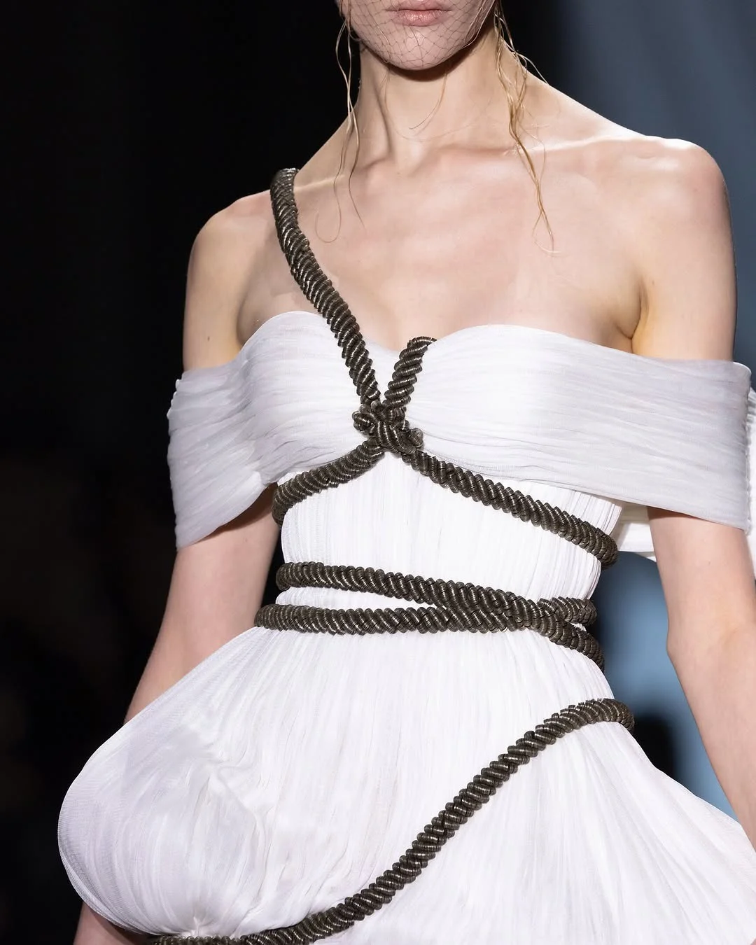 绳束与白褶 ，JPG 这套高定太美了 ?