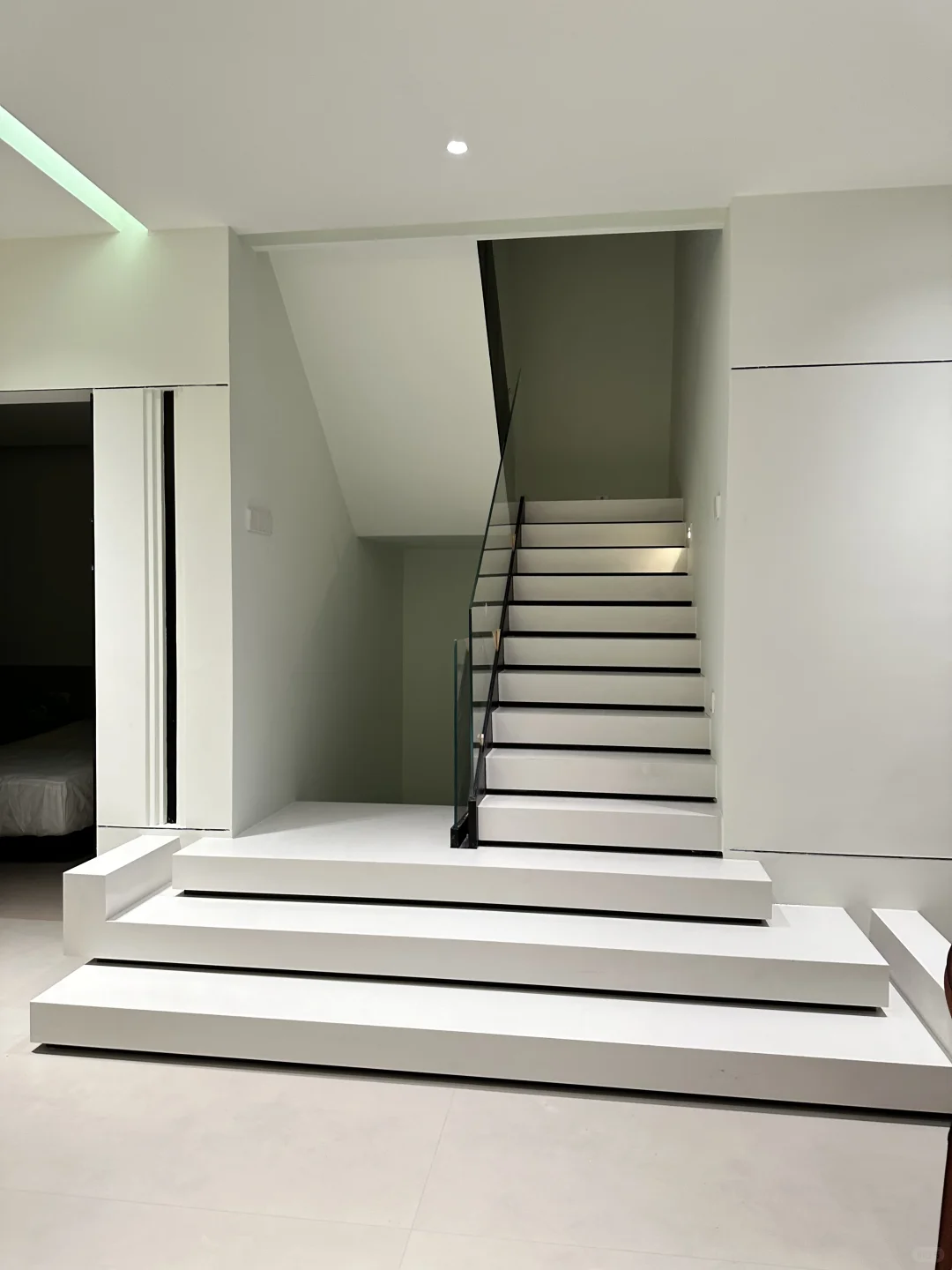 楼梯玻璃扶手订做