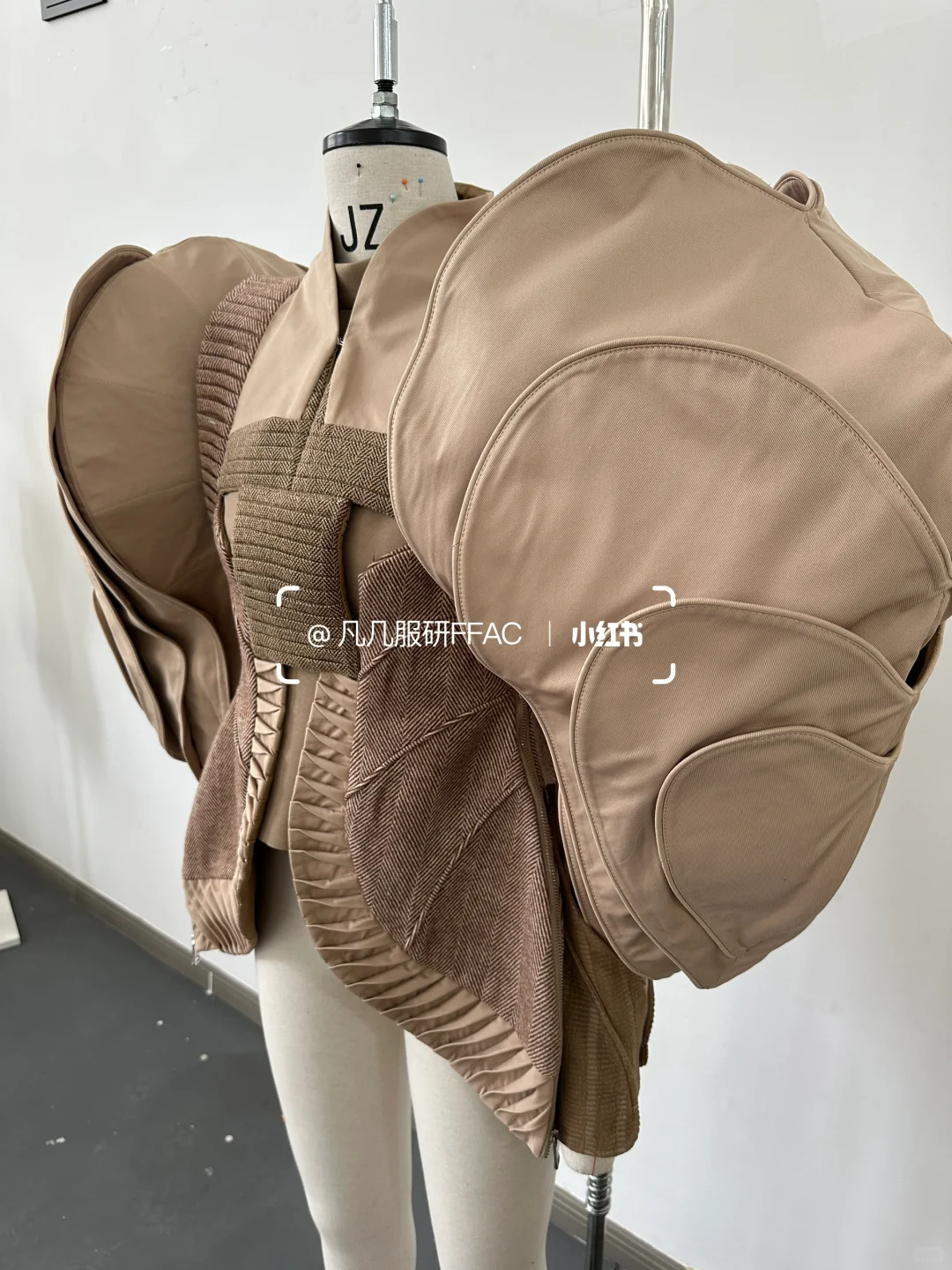 毕设LOOK——OMG！爱上压褶了