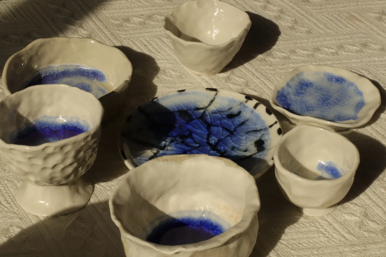 废弃玻璃瓶渣和陶瓷产生的化学反应