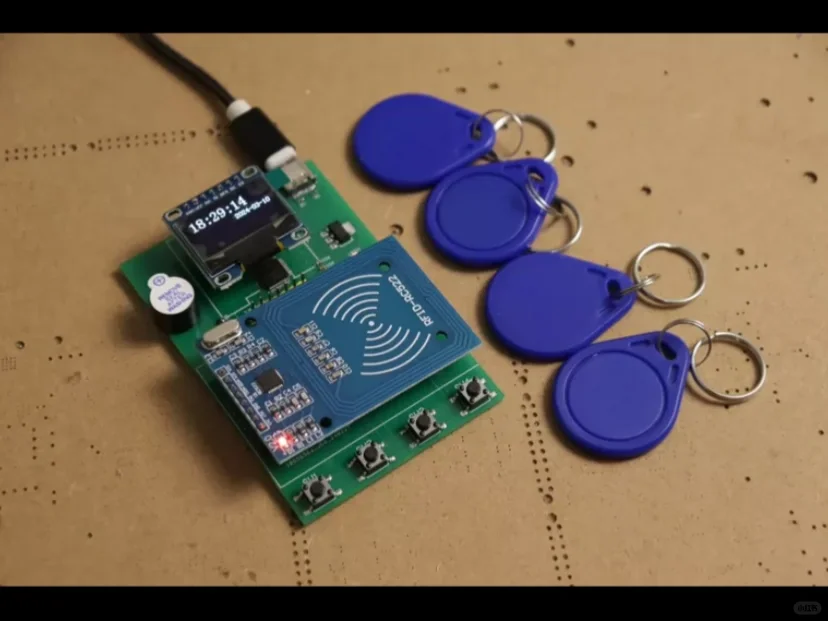 【考勤打卡系统-刷卡】考勤打卡系统，刷卡上下