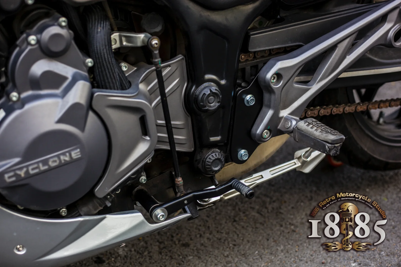 赛科龙Re560改Cafe Race套件