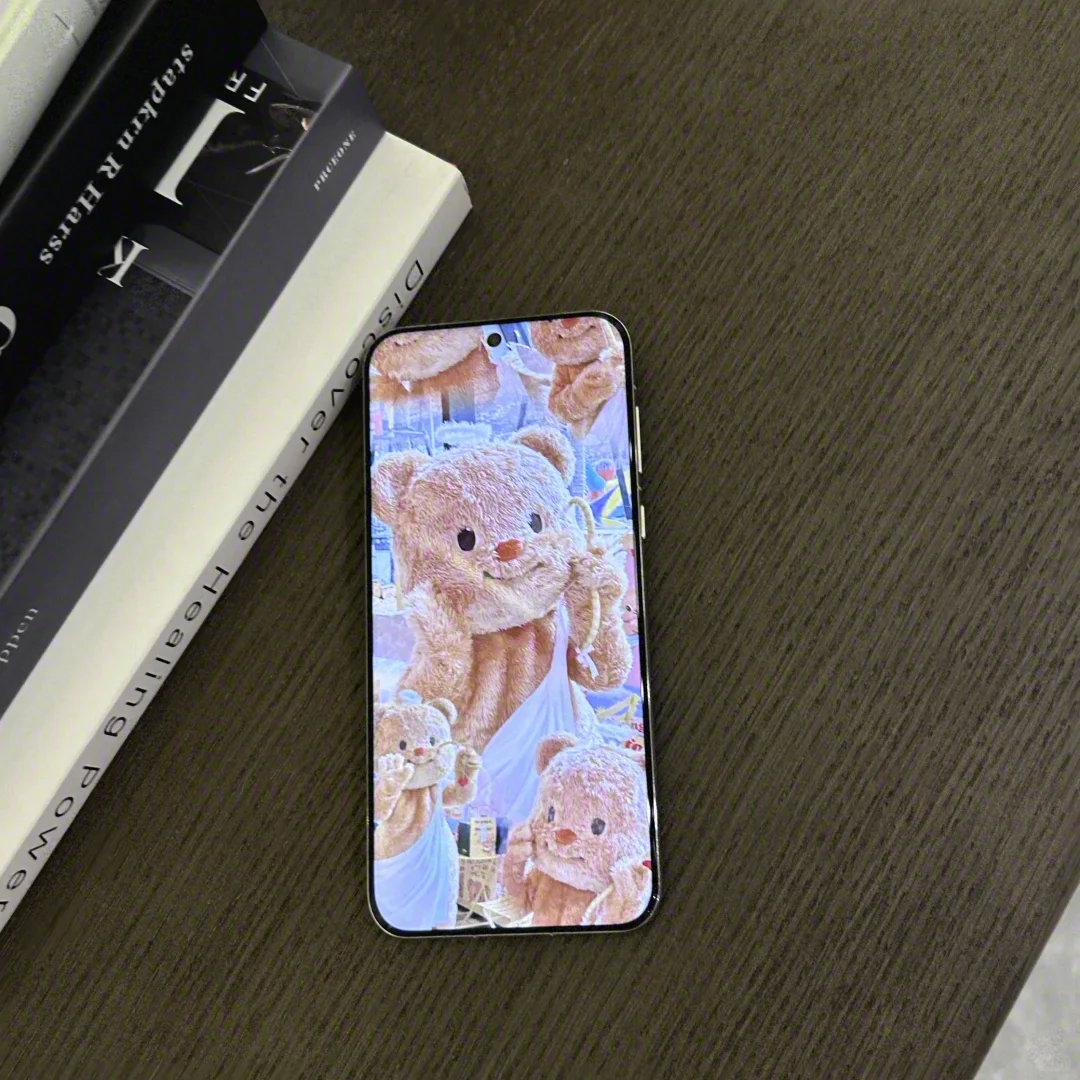 “都说Mate70的昆仑玻璃够硬?