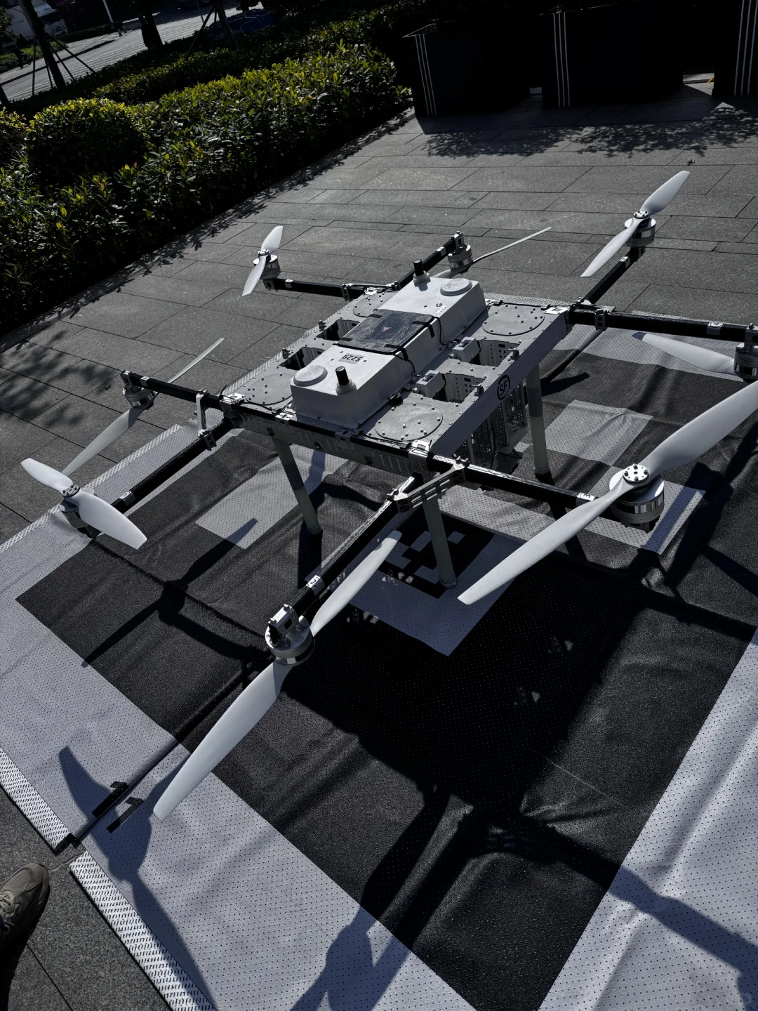 新款无人机_快递的未来