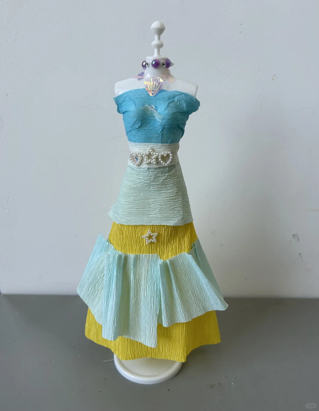 皱纹纸服装设计