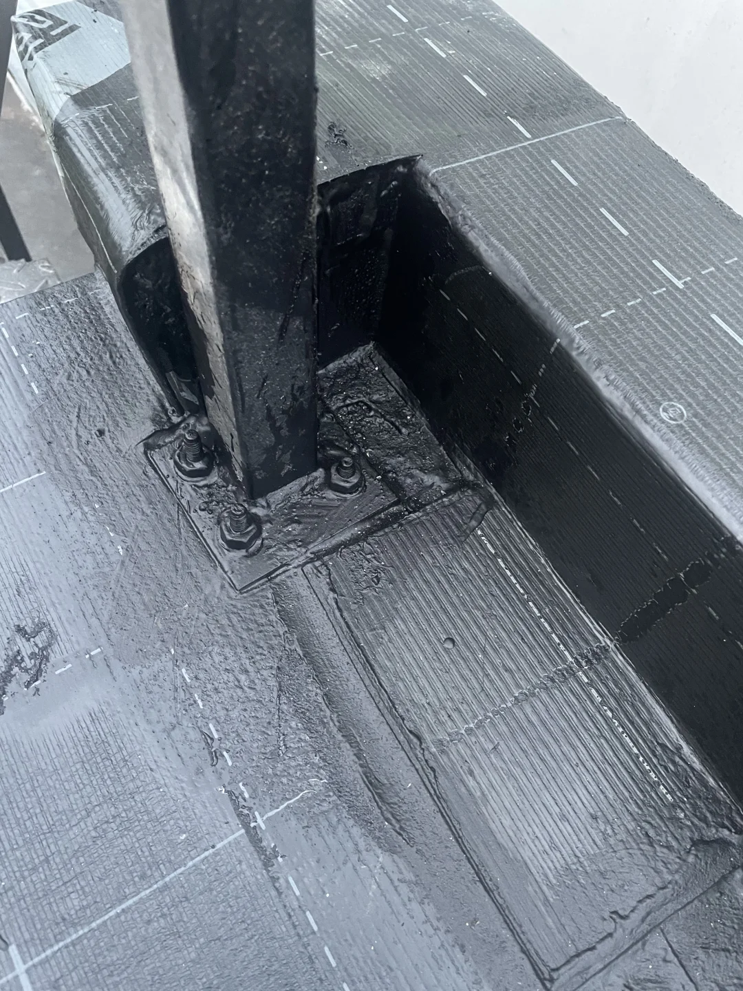 小院改造日记：露台防水卷材铺好