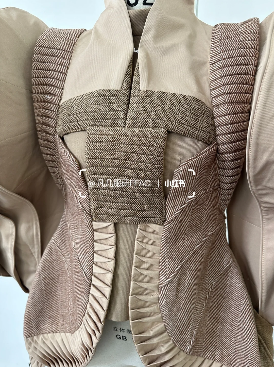 毕设LOOK——OMG！爱上压褶了