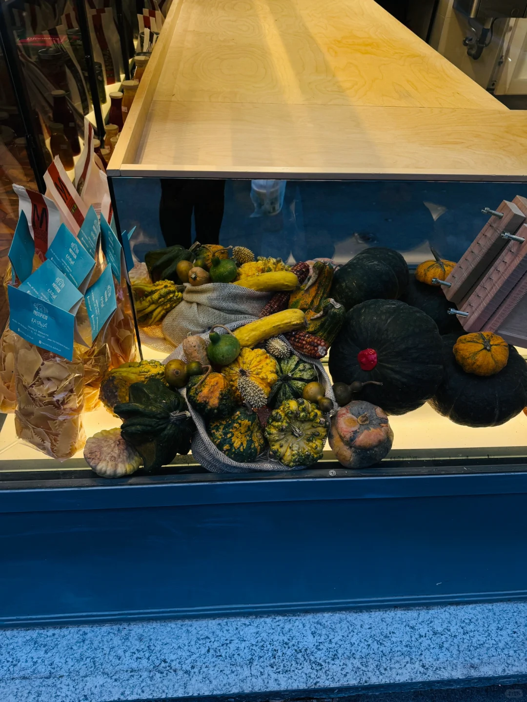 米兰五金店的密度设计