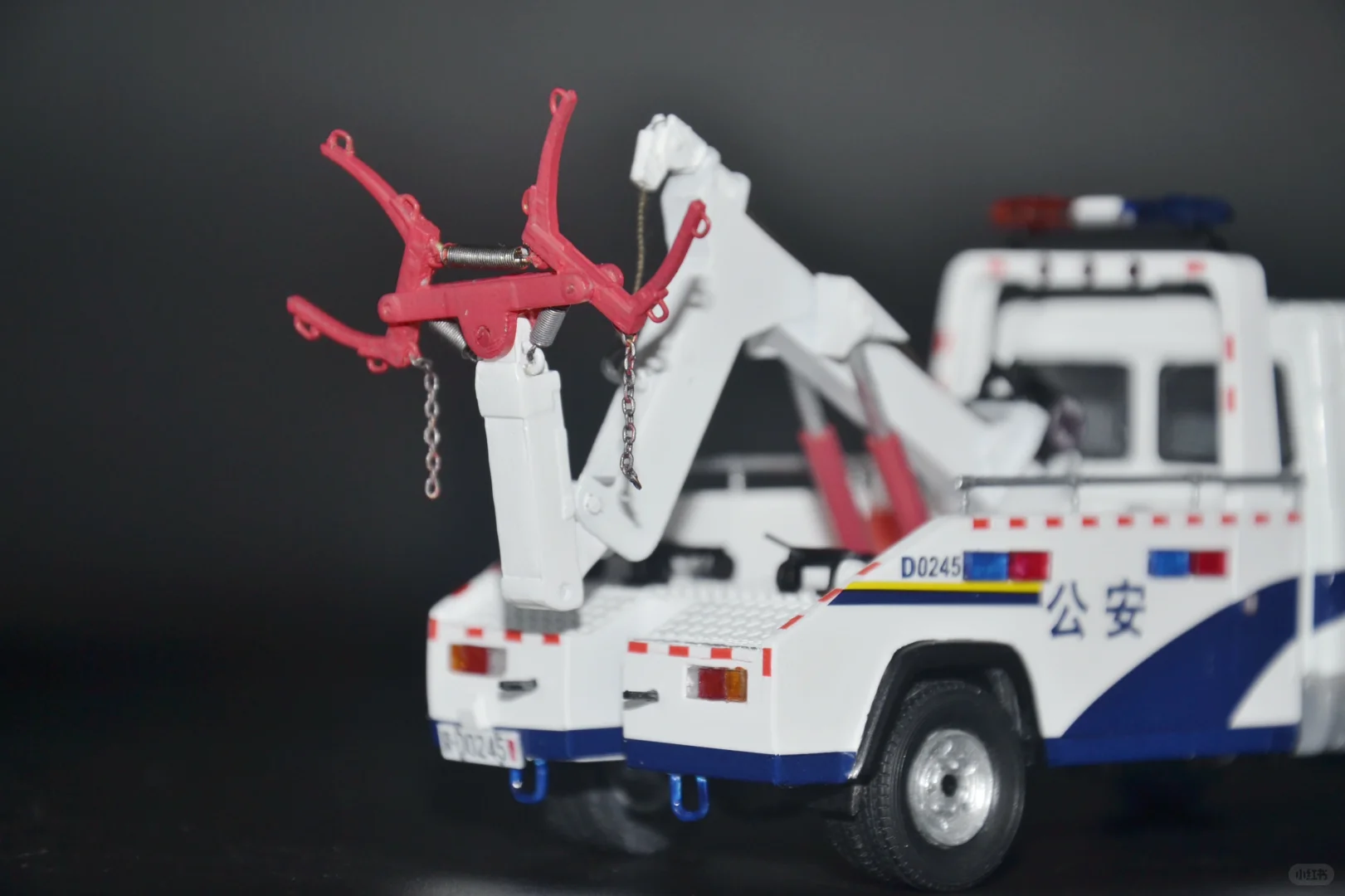 汽车模型情怀收藏-依维柯警用清障车