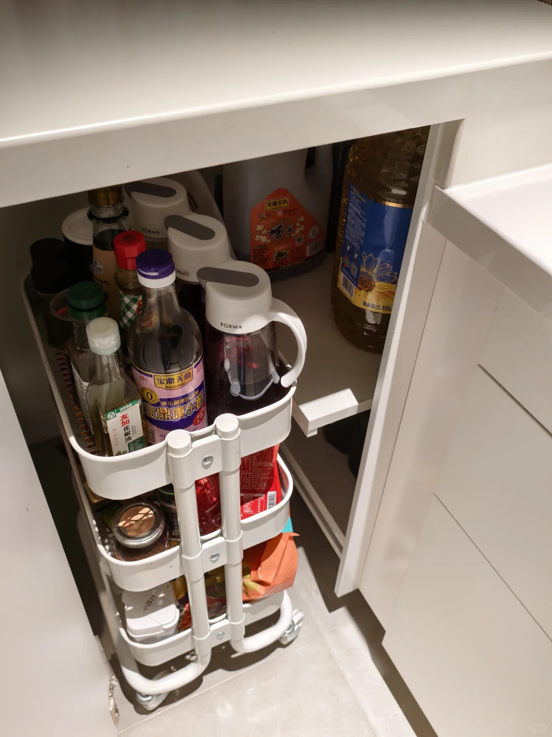 宜家推车调味料收纳，转角柜的完美方案