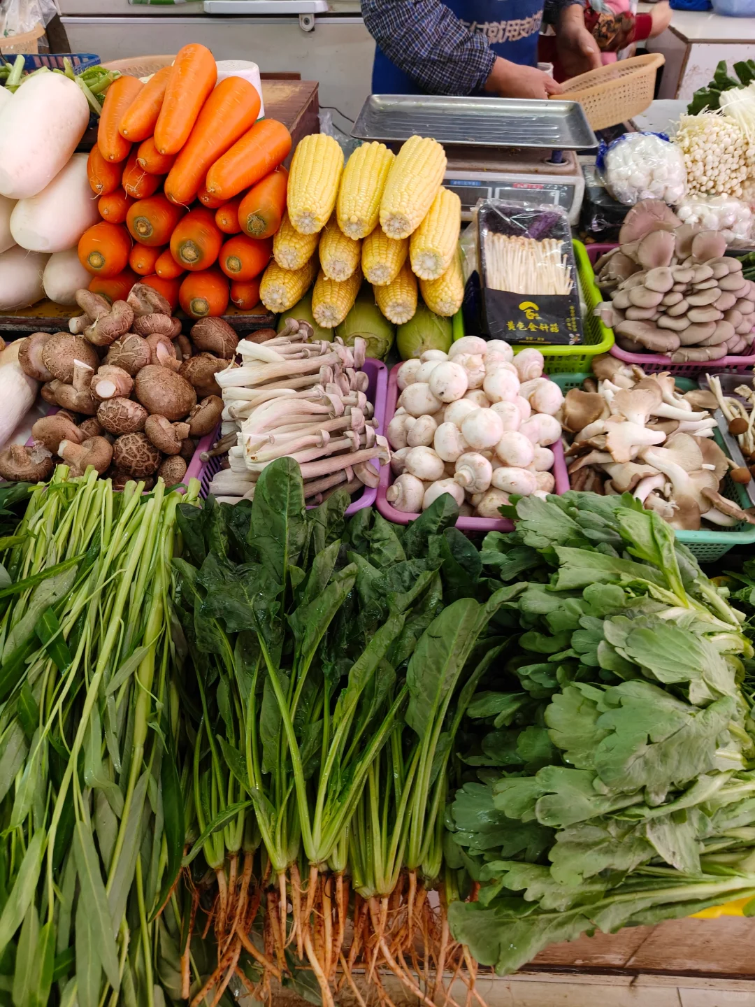 百色龙景菜市场越看越治愈的菜，忍不住拍拍