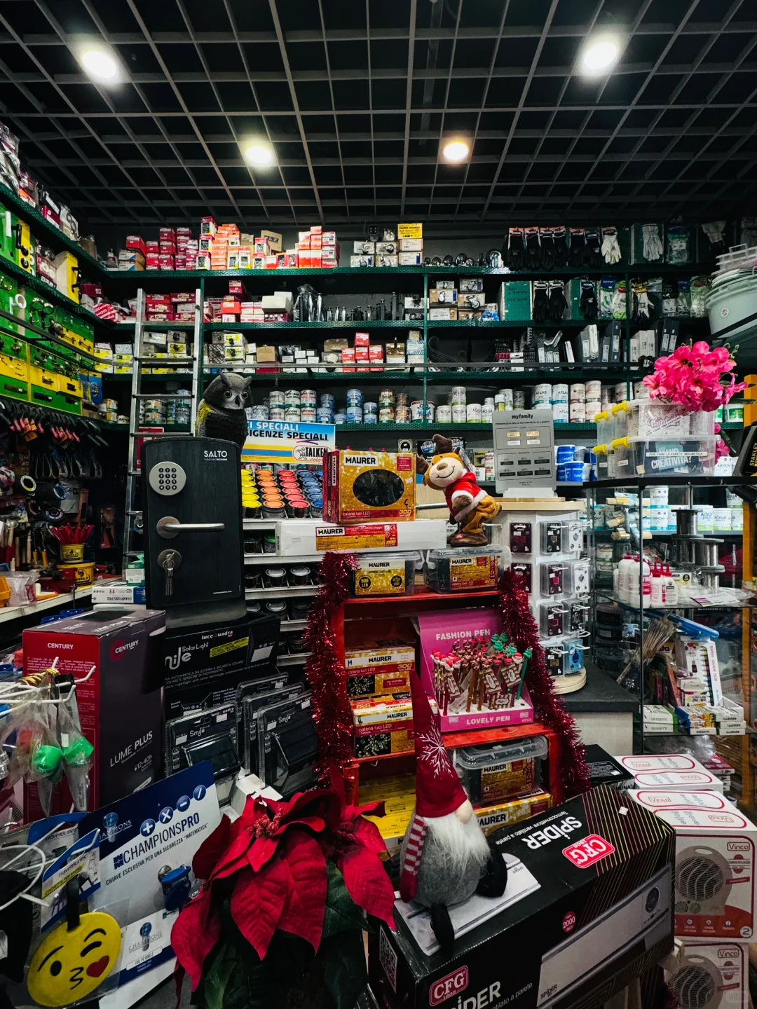 米兰五金店的密度设计