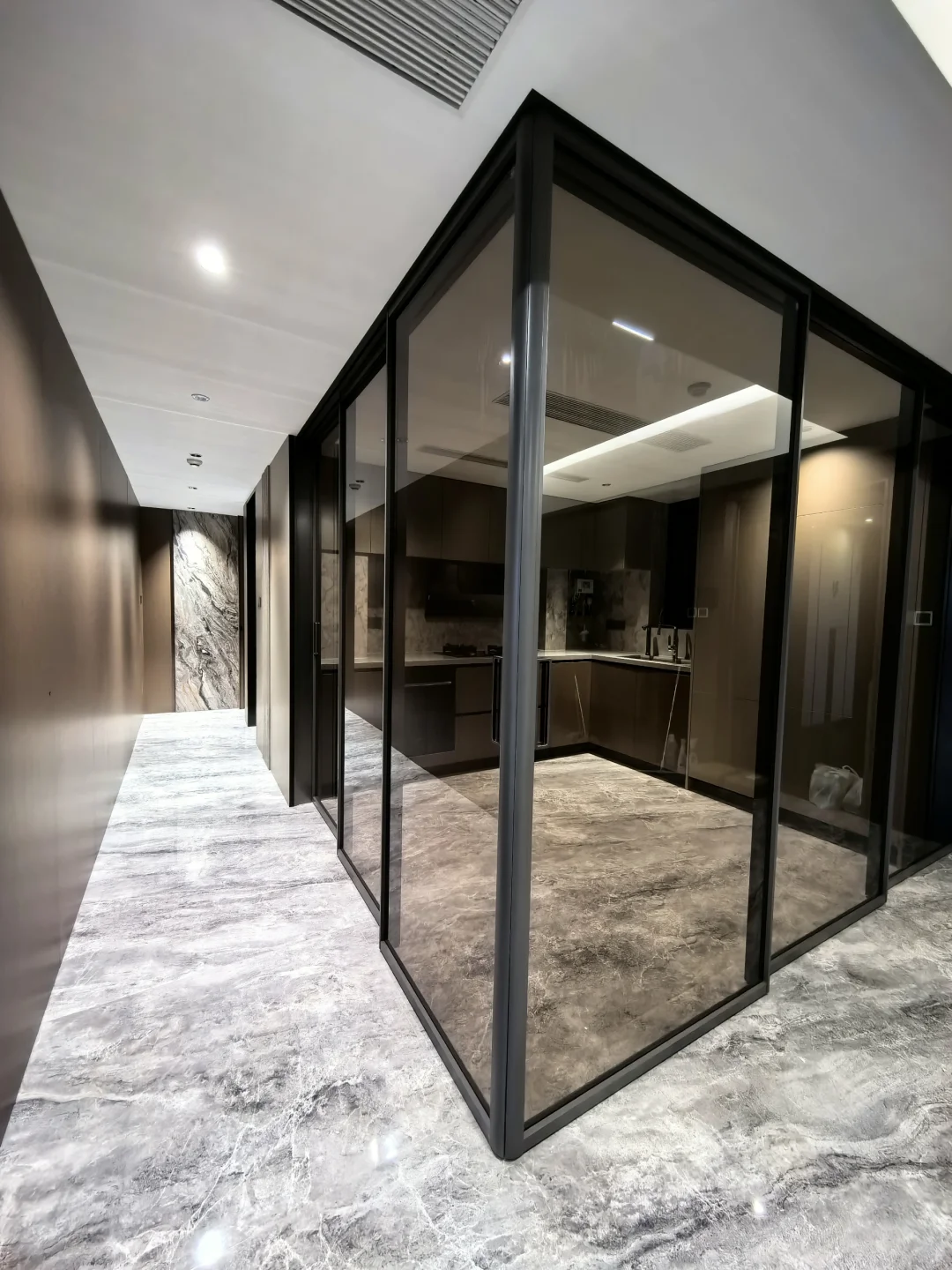 我真的厨房！我的护墙板！