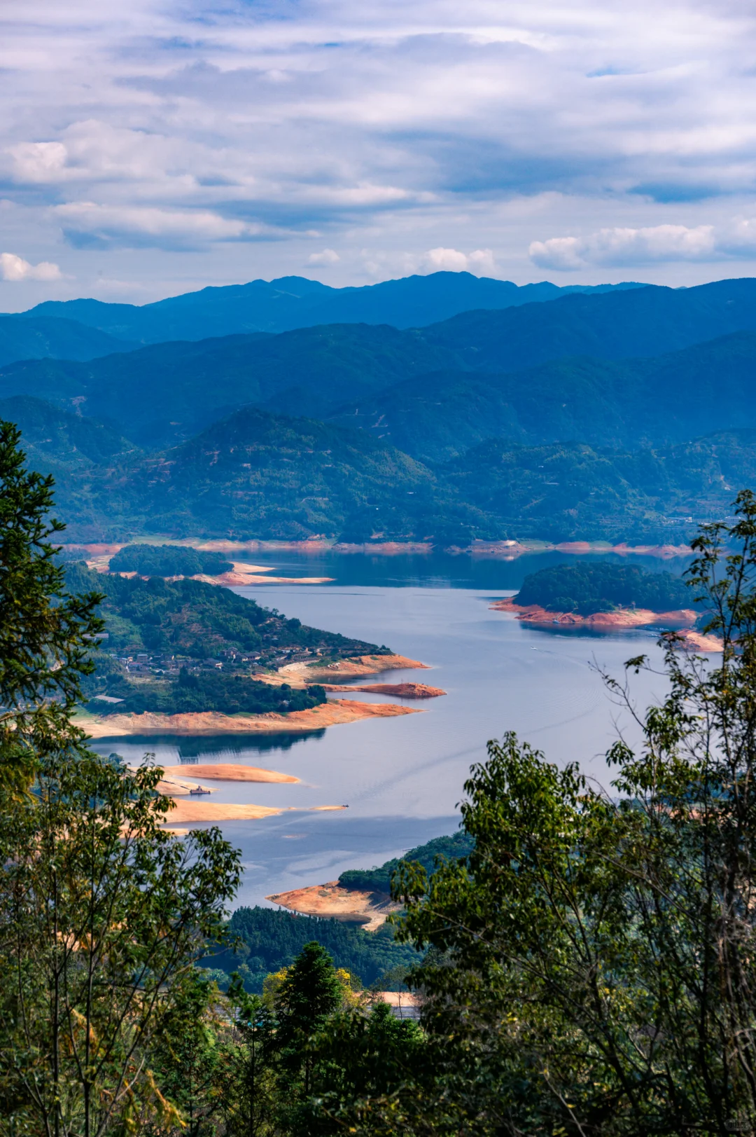 何峰山-王公山-利洋村的踏秋徒步