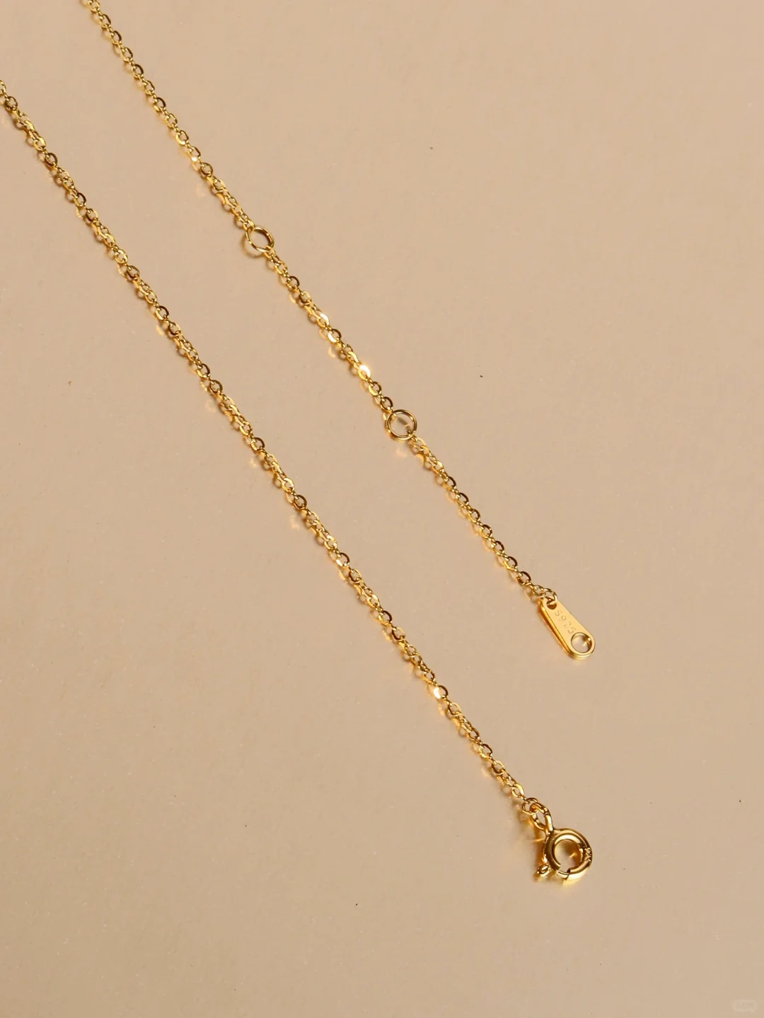 用简单小道具也能拍出好看的项链