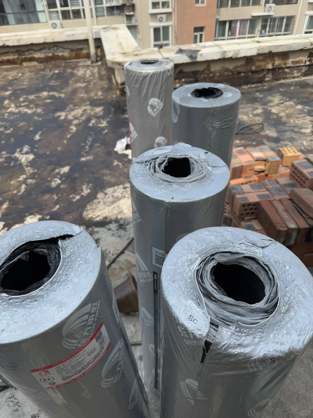 防水卷材刚做完大雨就来了