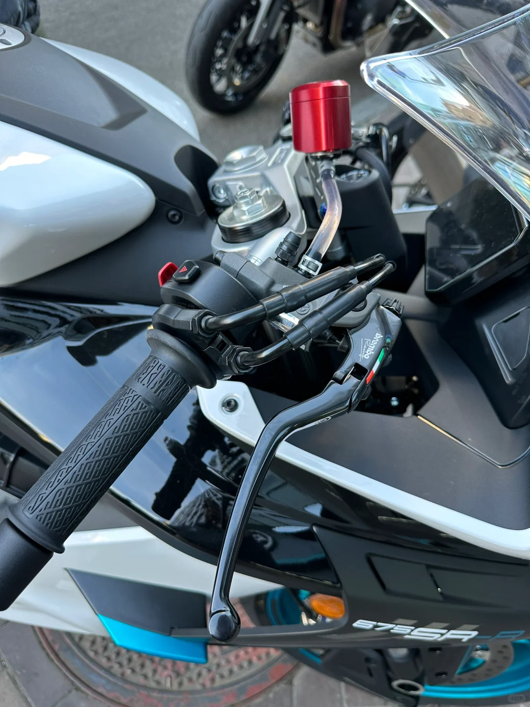 别偷我卡钳啊 春风675SR